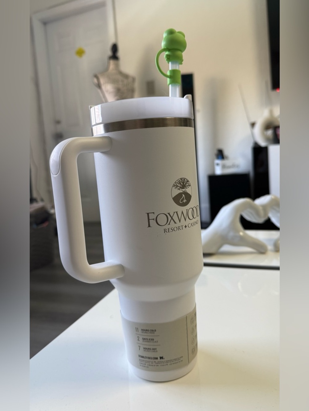 Stanley 40oz Quencher H2.0 Tumbler Foxwoods Edition (White) + Frog Straw Cover - Picture 8 of 12